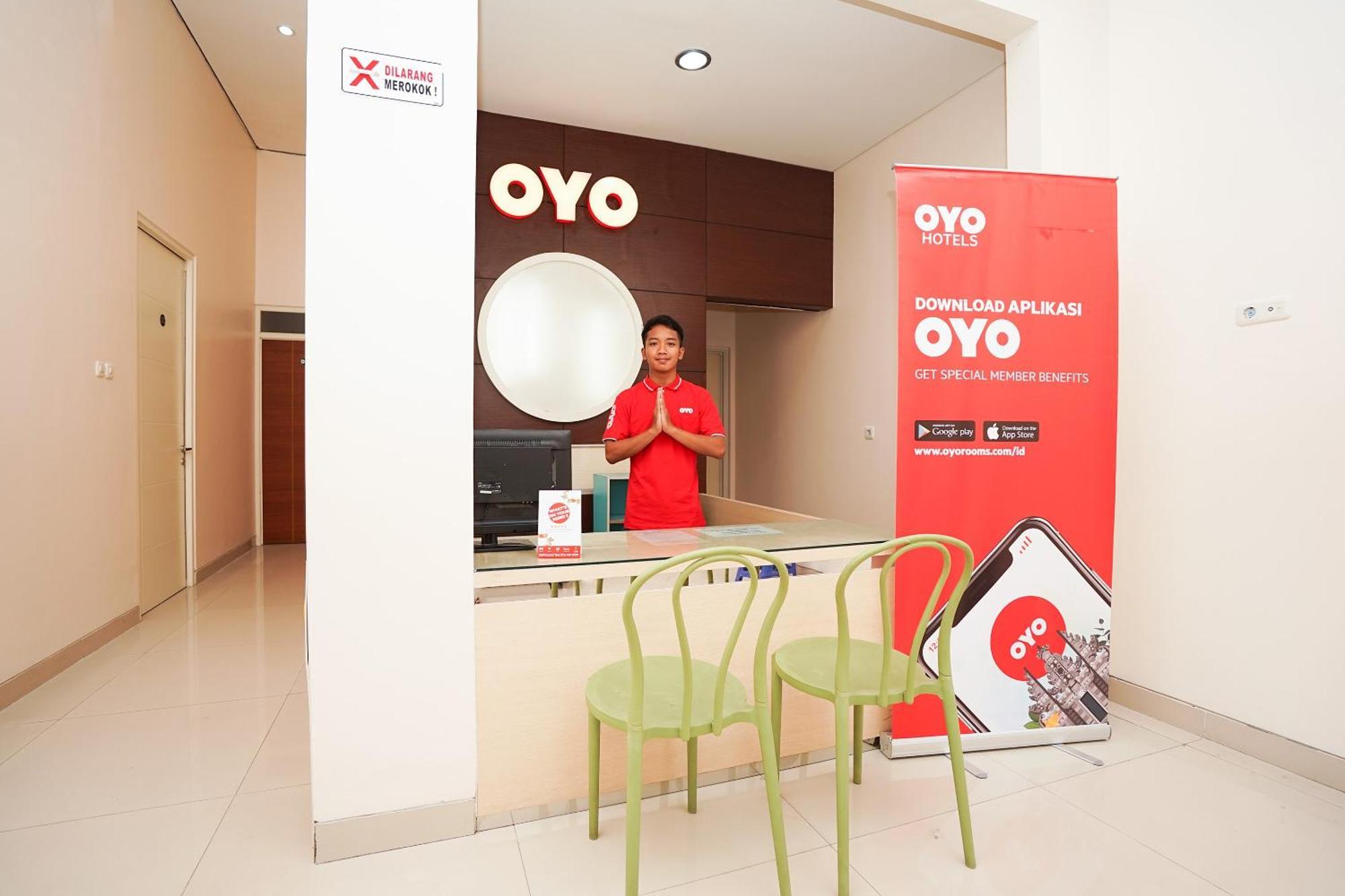 Oyo 782 Menjangan Residence At Citraland 1 Surabaya Exterior photo