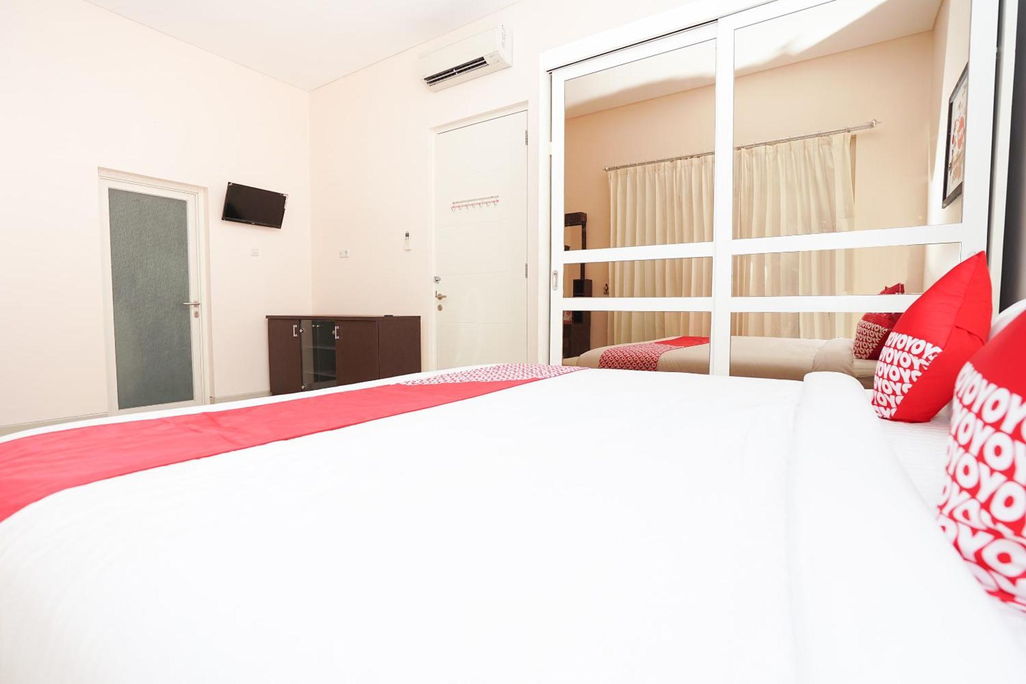 Oyo 782 Menjangan Residence At Citraland 1 Surabaya Exterior photo